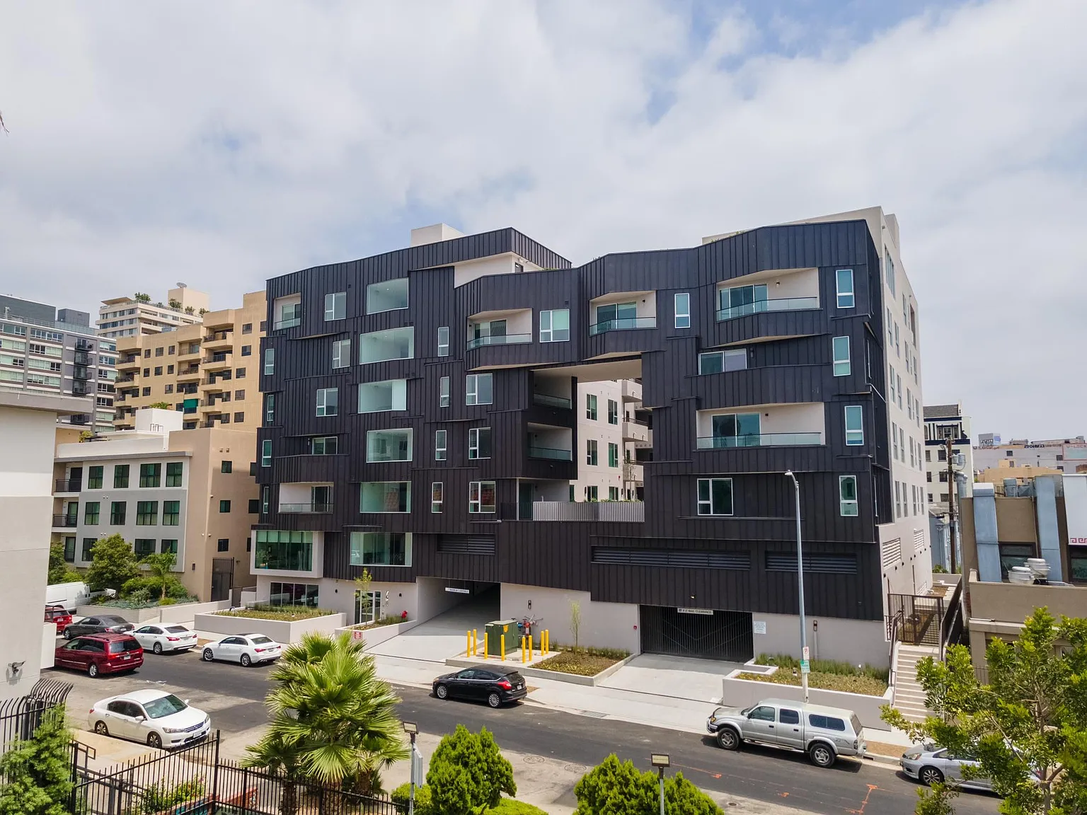 Kingsley Park Apartments — Photo 1