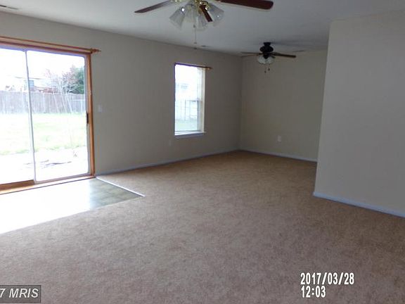 3rd image of 9244 Honeysuckle Dr