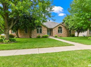 1424 James St, Springfield, IL 62703