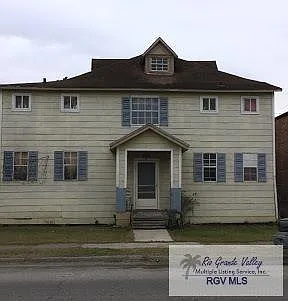 424 E Levee St #1-4-7 Photo 1