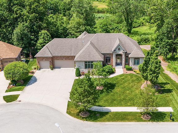 3rd image of 9750 Genevieve Dr