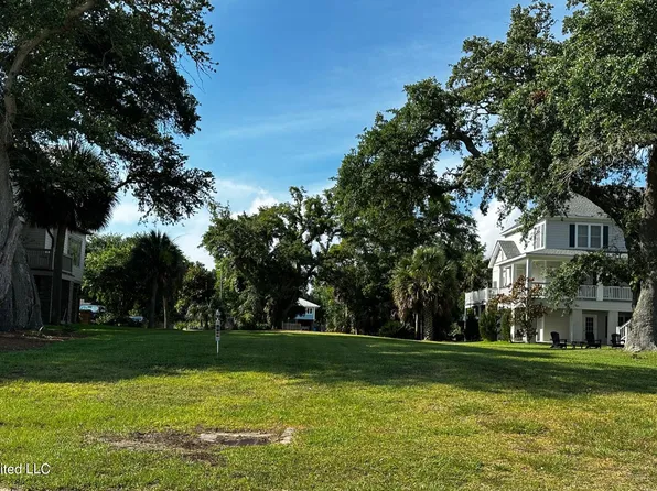 1303 Beach Blvd, Pascagoula, MS 39567