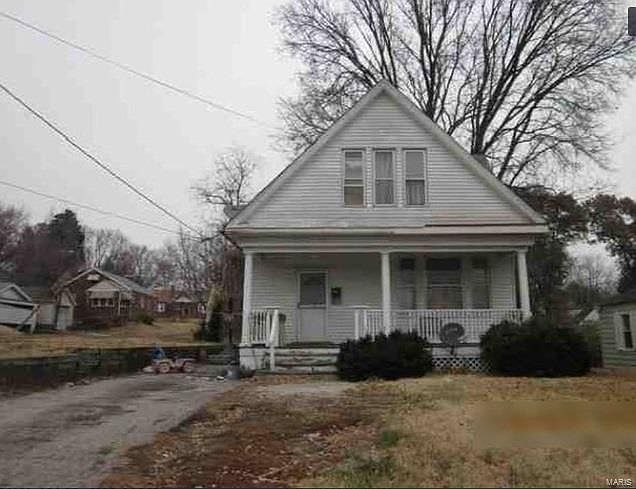 1st image of 2415 McLaran Ave