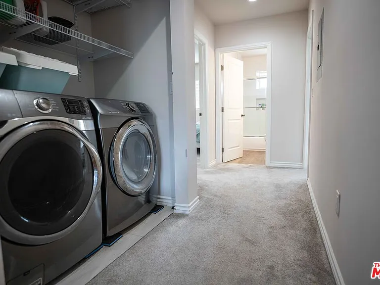 306 E 36th St #306 — Photo 9