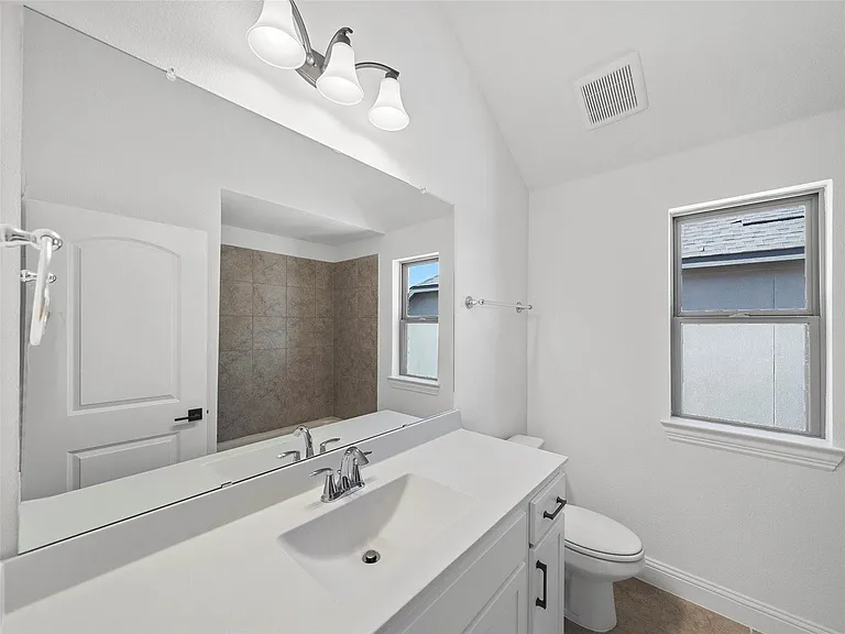 4280 Mill Pond Dr — Photo 32