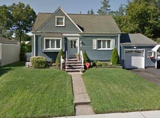 67 North Dr, Rochelle Park, NJ 07662