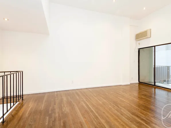 10 East 13th Street image 1 of 9