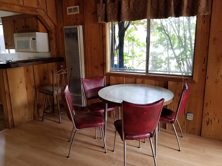 1008 Sierra Ave — Photo 3