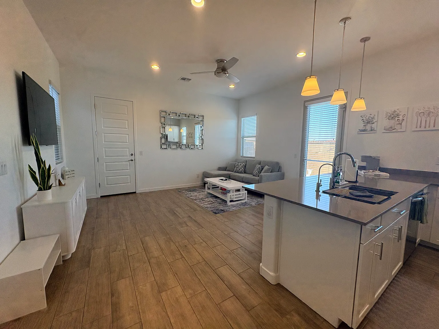 456 S Jacana Ln — Photo 2