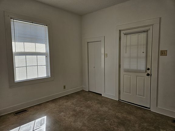 Kitchen/breakfast nook