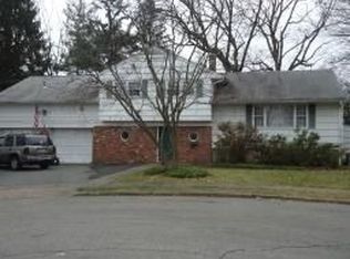 41 Hampshire Rd, Midland Park, NJ 07432
