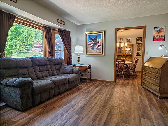 2nd image of 302 Summit Court