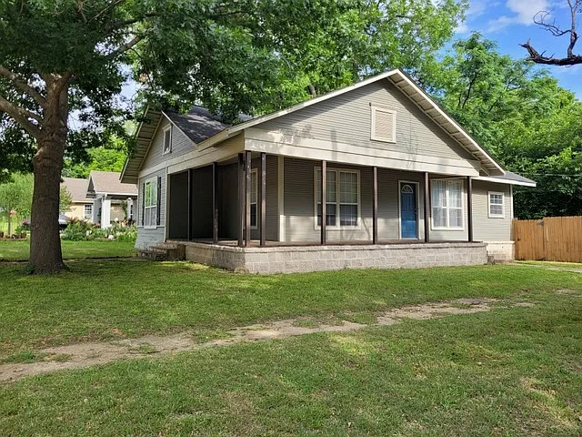 1001 W Morgan St — Photo 2