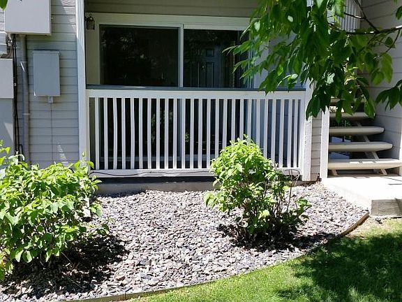 patio looks out on grassy area