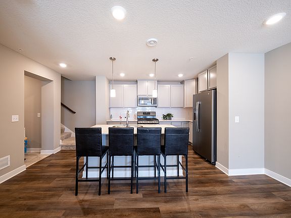 5th image of 4823 Martingale Dr