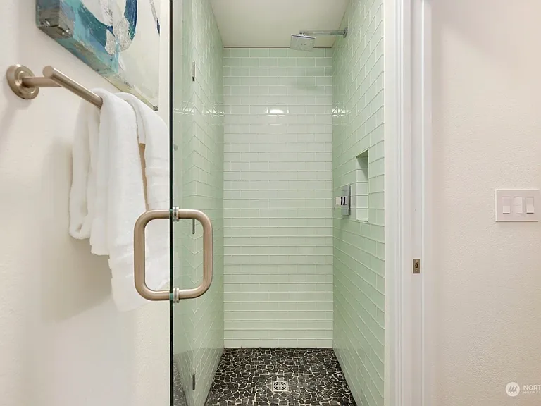 210 Boylston Ave E #205 — Photo 5