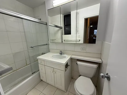 Rented by Oxford Property Group | media 12