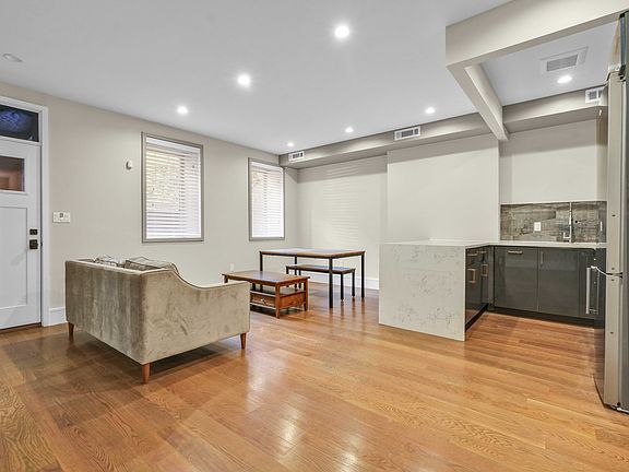 3rd image of 312 Clifton Pl #1