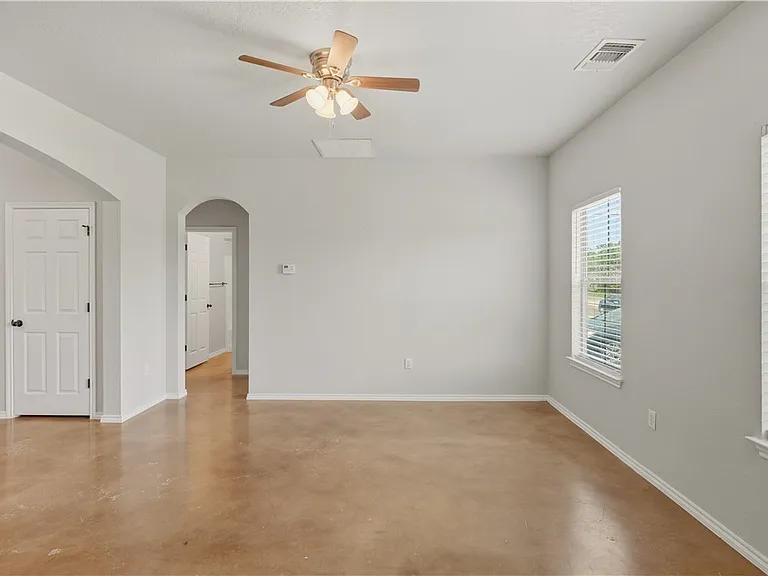 193 Rosedale Ave — Photo 6