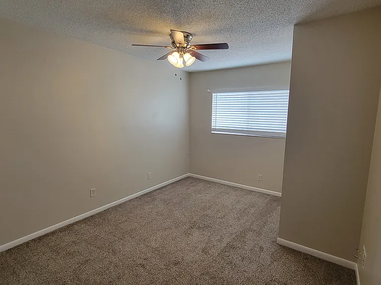 7910 Citrus Dr — Photo 12