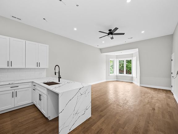 5th image of 4543 S Ellis Ave #3S