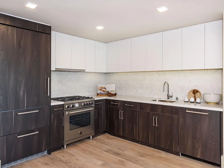 1288 Howard St #605 — Photo 9