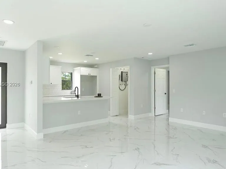 761 Kirkman Ave — Photo 3