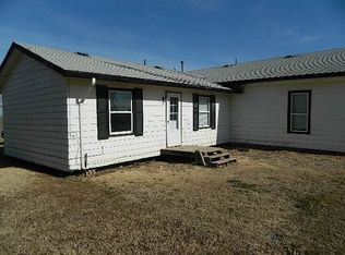 1228 N Cherry St, Wellington, KS 67152