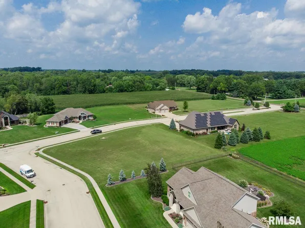 132 Wolf Crossing Dr, Morton, IL 61550