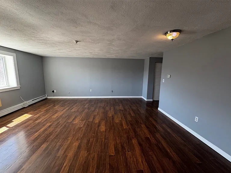 215 Winter St #4N — Photo 6