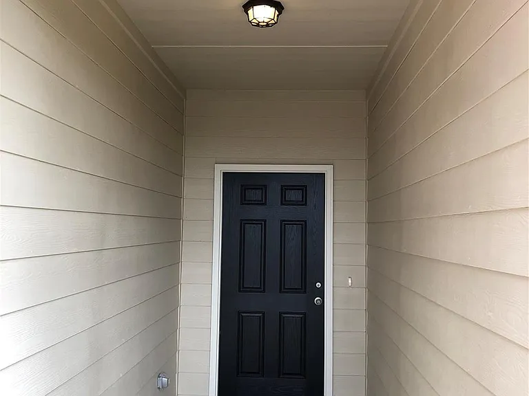 6521 Trident Ct — Photo 4