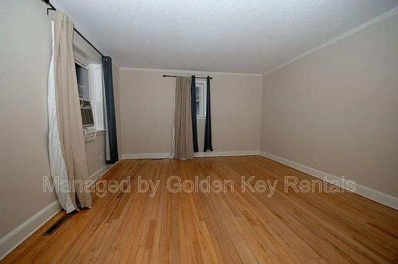 2 bed, 1.0 bath, $1,000 — Photo 2