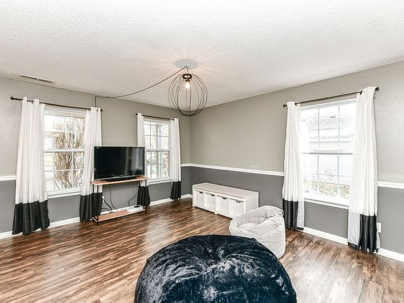 3rd image of 19497 Tradewinds Dr