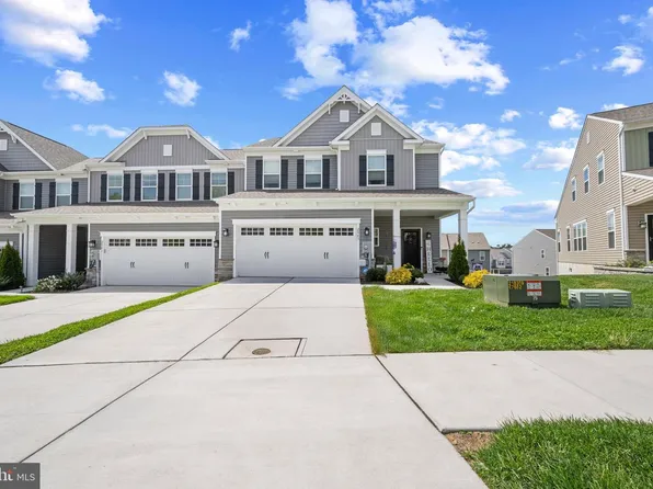 2843 Town View Cir, New Windsor, MD 21776