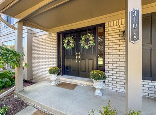 31018 Pickwick Ln, Beverly Hills, MI 48025