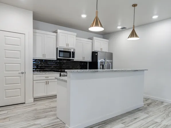 1117 N 7th St, Wolfforth, TX 79382