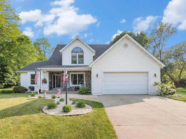 217 Krider Dr, Middlebury, IN 46540