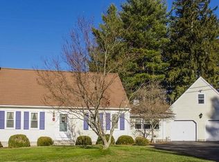 8 Briarwood Ln, Walpole, MA 02081