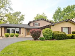 940 N Rohlwing Rd, Palatine, IL 60074
