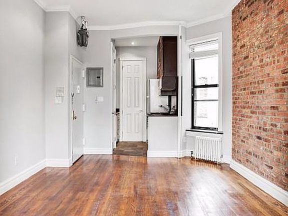 4th image of 250 Mott St APT 22