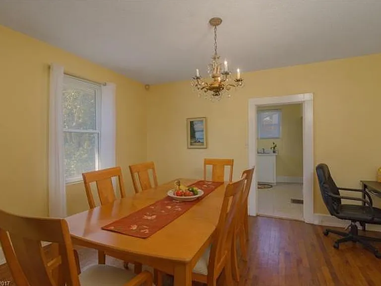 974 W Chapel Rd — Photo 3