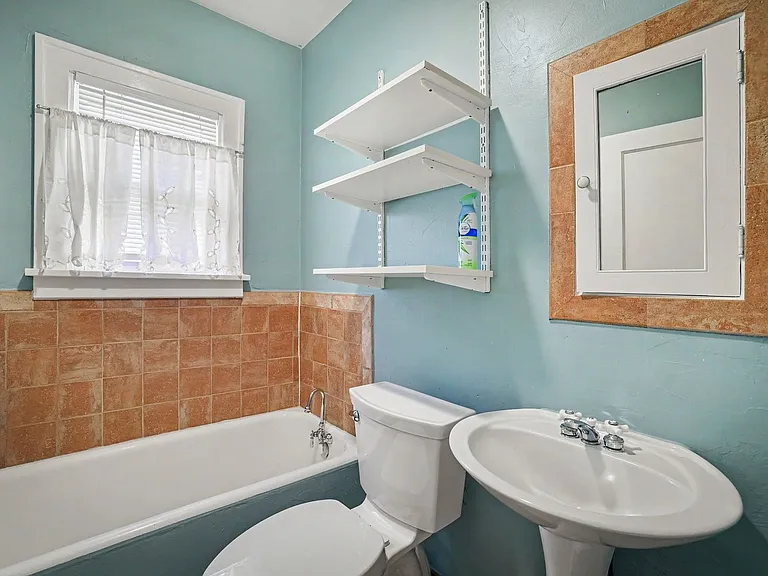2040 S Ogden St — Photo 14