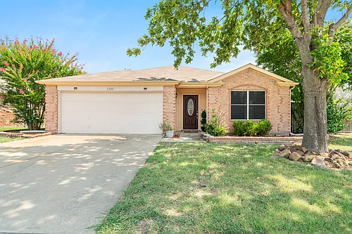 3300 Creekwood Dr Photo 1