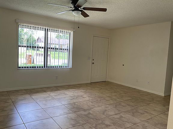 2nd image of 1098 Worthington Dr