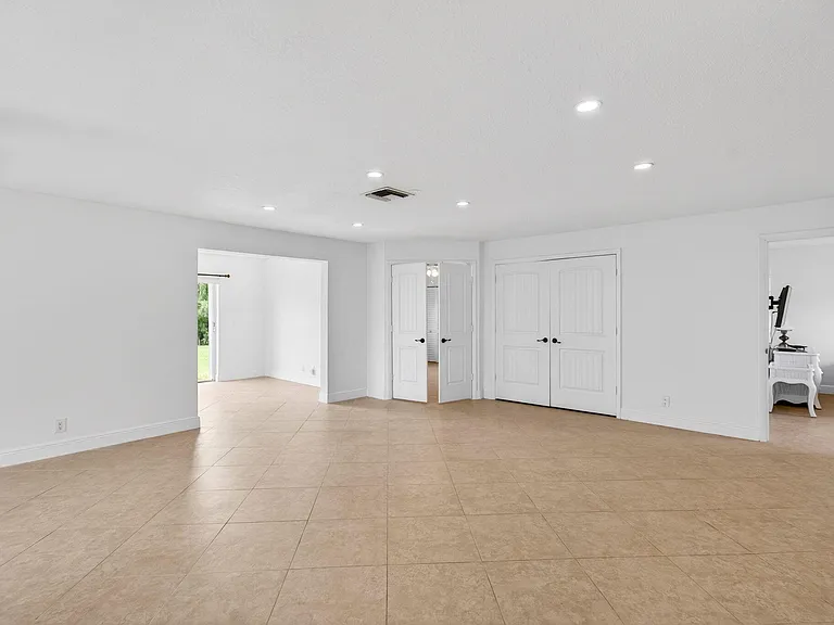 6038 Lasalle Rd — Photo 23