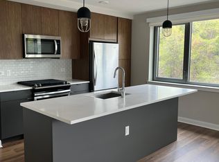 28 Avenue At Port, West New York, NJ 07093