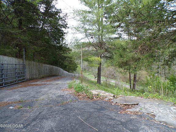 3rd image of 3725 State Highway Bb