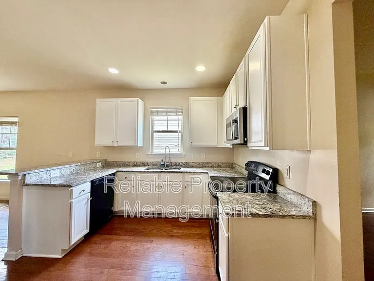 48 Salerno Dr — Photo 17