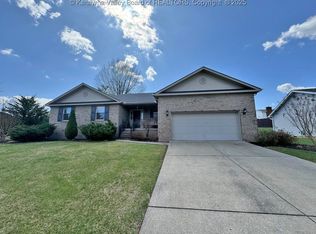 1 Aaron Ct, Hurricane, WV 25526