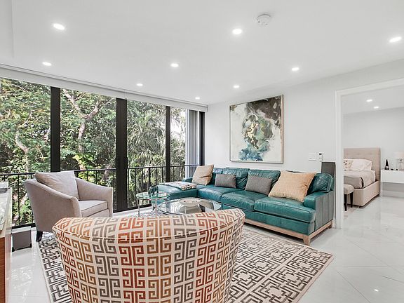 5th image of 501 SW 11th Place #317